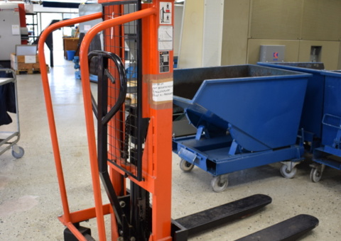 Walking stacker 1000 kg AJ Products