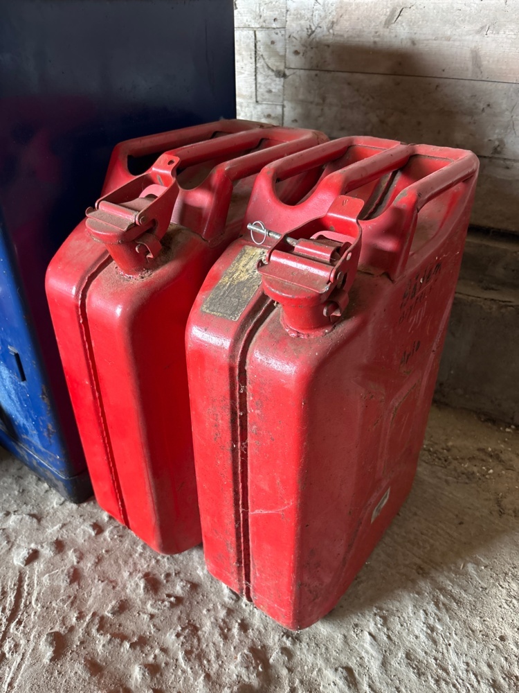 1497744-2 Empty fuel tanks 4 pcs.