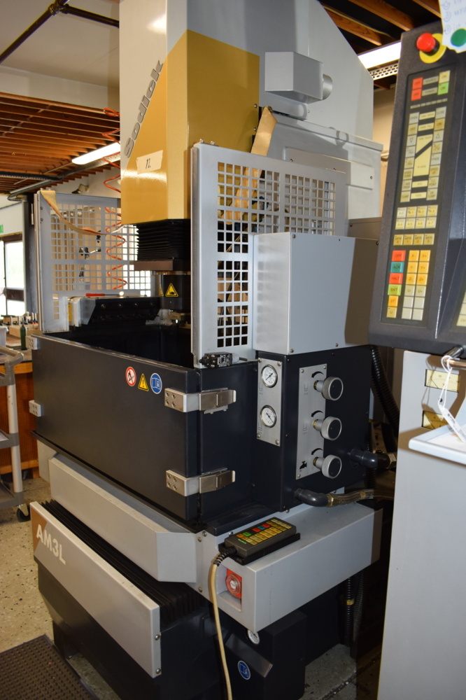 1452849-2 CNC Sinking spark Sodick AM3L