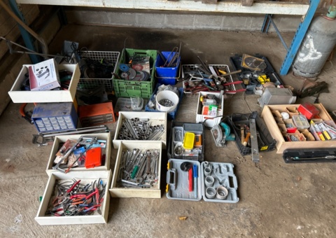 Lot with hand tools, etc.