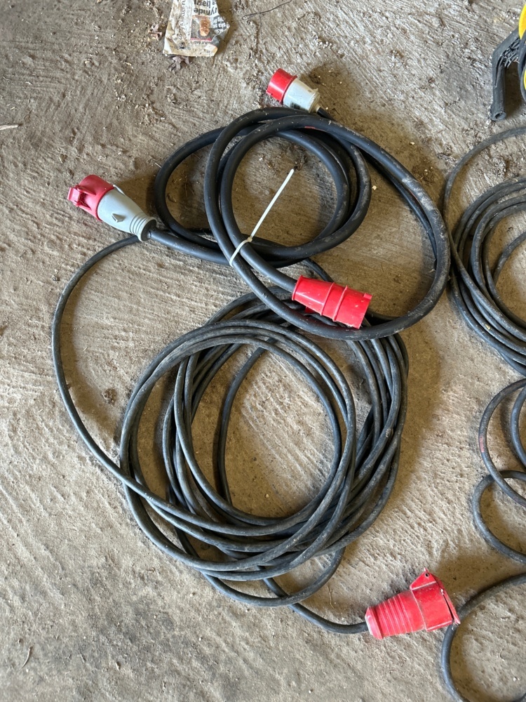 1497759-2 Cables and cable reels