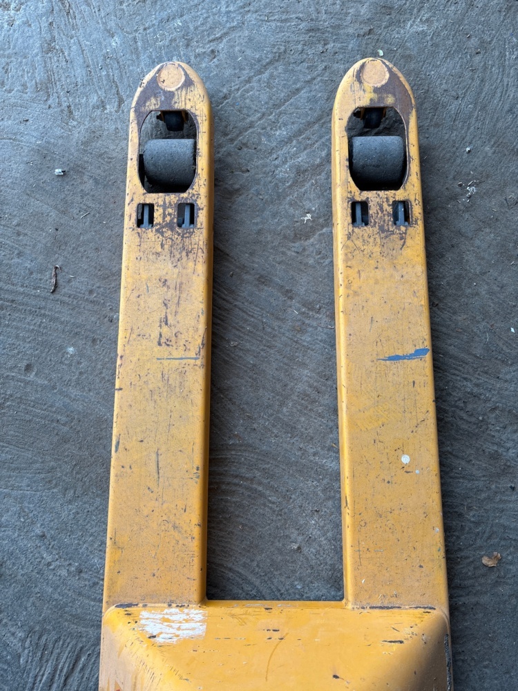 1497750-2 Pallet truck and stair trolley