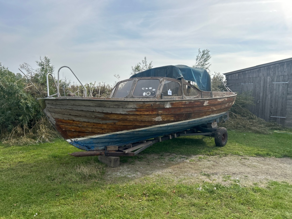 1497766-1 Wooden boat (Repair item)