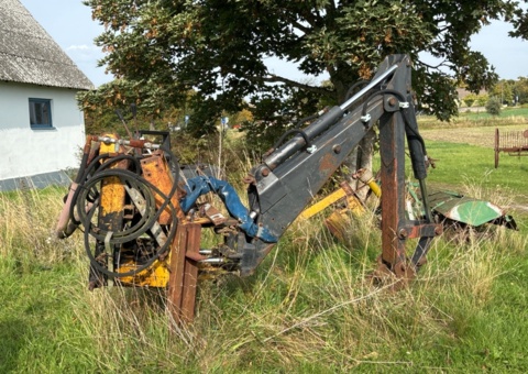 Excavator (Repair item)