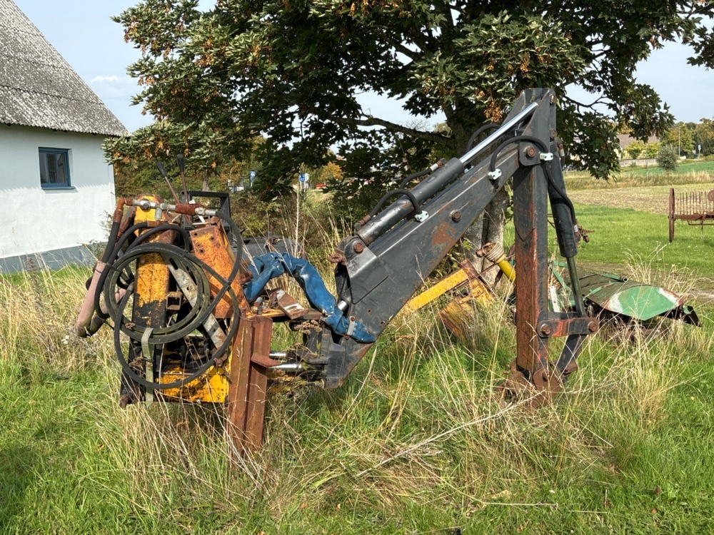 1497769-1 Excavator (Repair item)