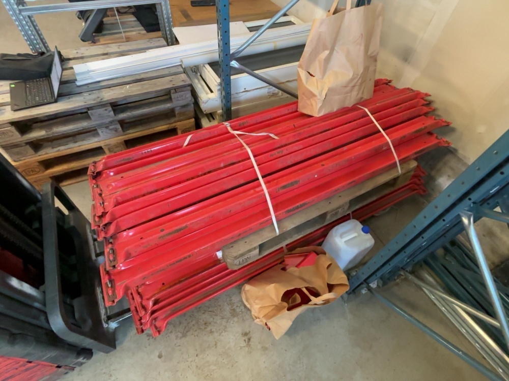 1587645-2 Pallställage – cirka 450 cm högt