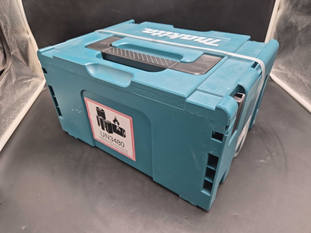 1591567-2 Batteri- och laddarpaket - Makita MKP3PT184, 18 V, 4 x 5,0 Ah