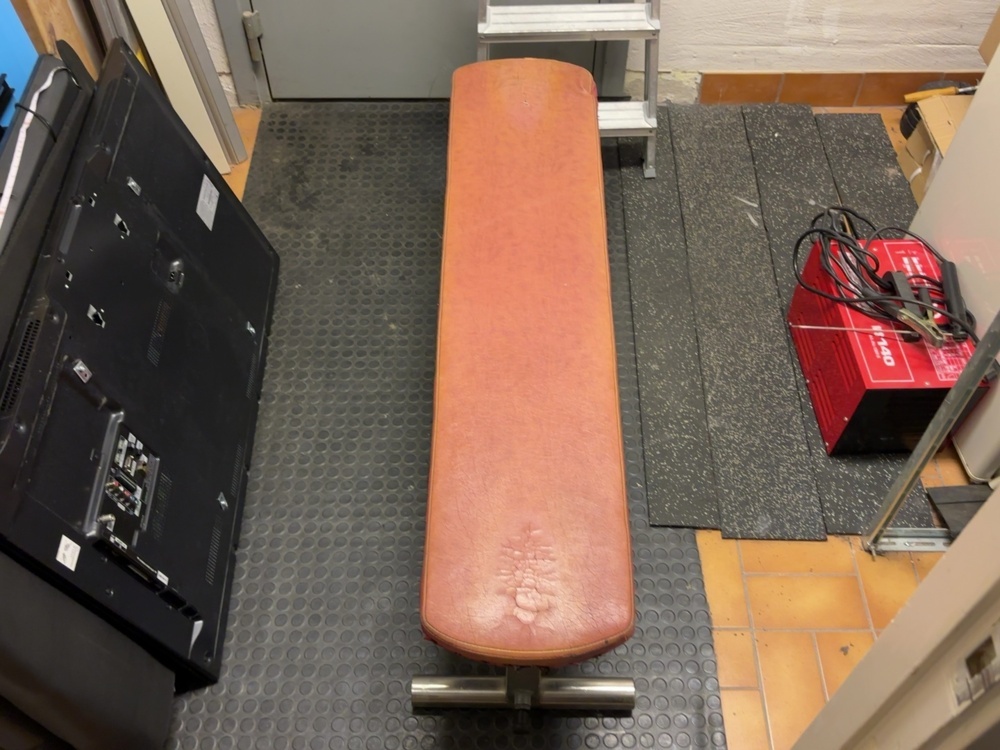 1587652-1 Träningsbänk