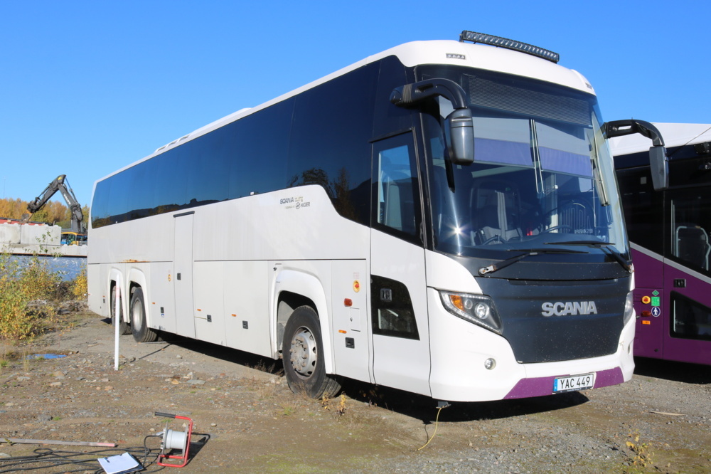 1515252-1 Coach. SCANIA TOURING HD HIGER. 2015