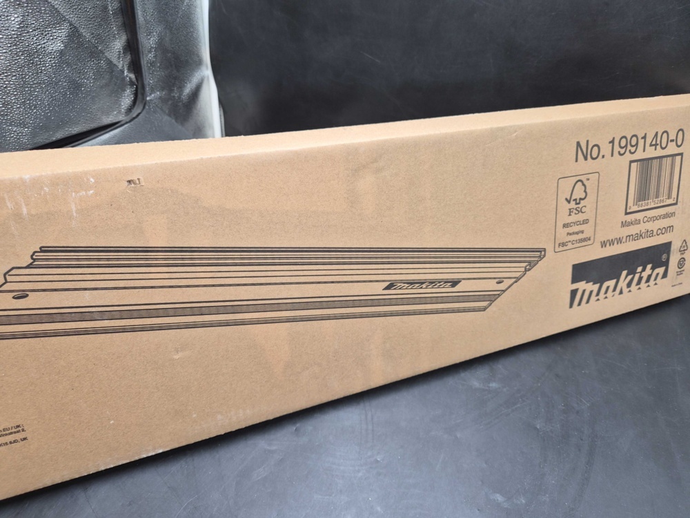 1591600-2 Styrskena, 1 st - Makita, 1 000 mm
