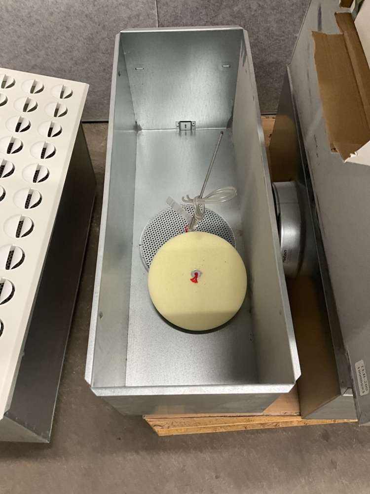 1474001-2 Lot with ventilation equipment - Halton