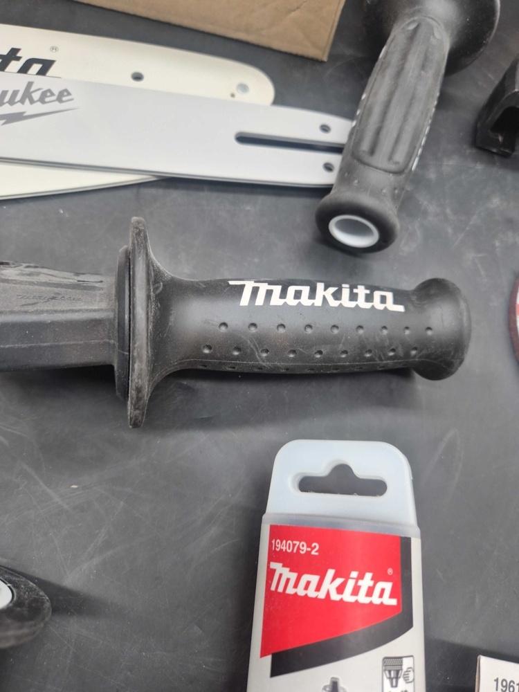 1591614-2 Power tool accessories, lot - Makita and Milwaukee, filters, guide bars and handles
