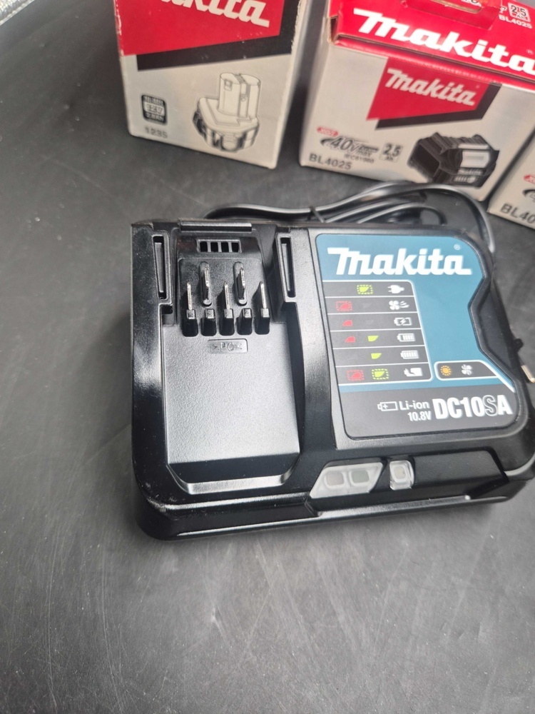 1591615-2 Batterier, laddare och USB-adaptrar, 7 st - Makita 1235, BL4025 och BL4040 m.fl.
