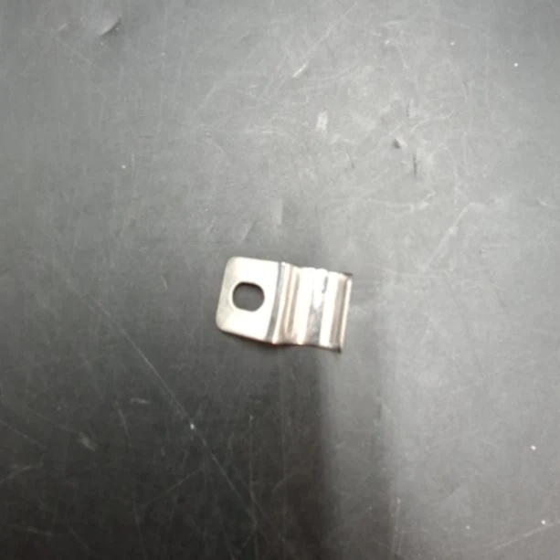 1590401-1 Clips, 3 864 pcs