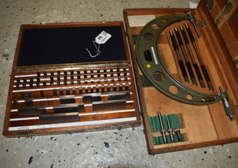 Fit bit set and micrometer