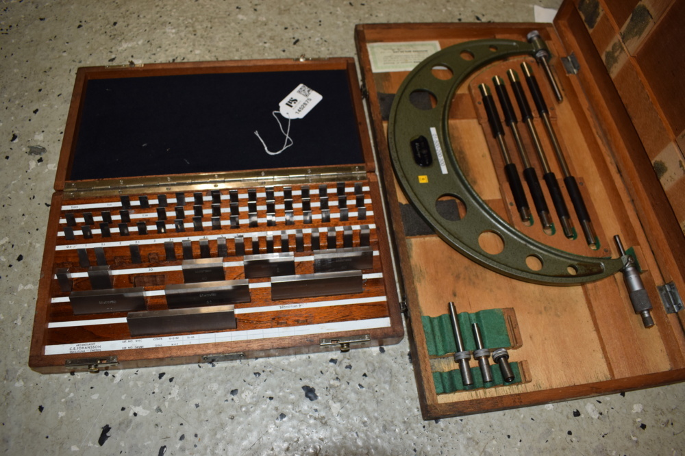 1452875-1 Fit bit set and micrometer