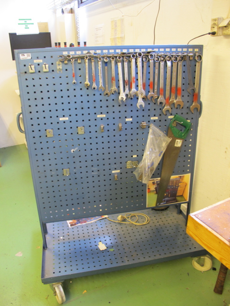 1452902-1 Tool board, double-sided on wheels