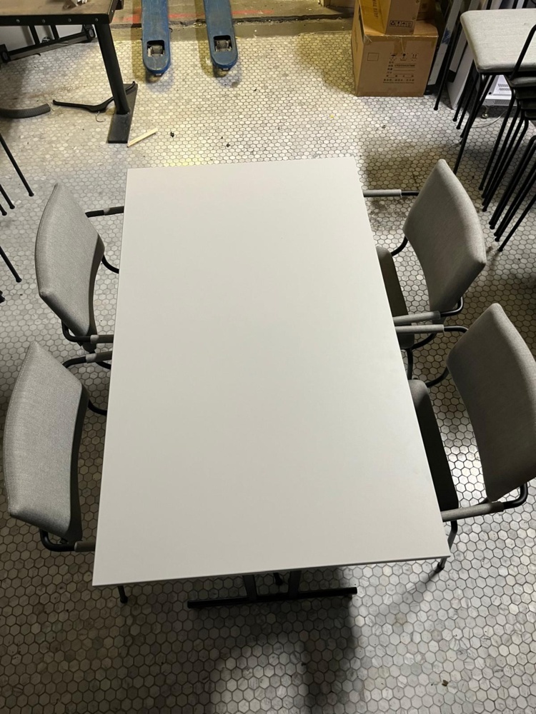 1491727-1 Party with 60 chairs and 22 tables