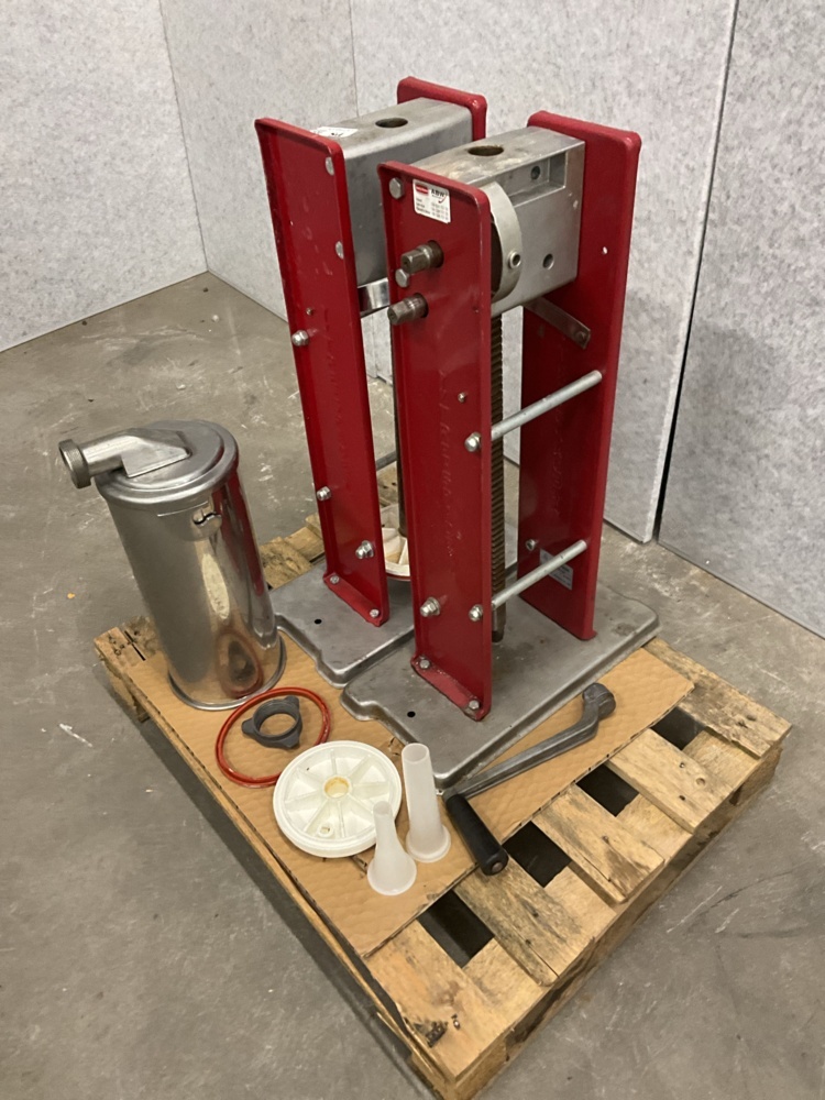 1474015-2 Sausage stuffer