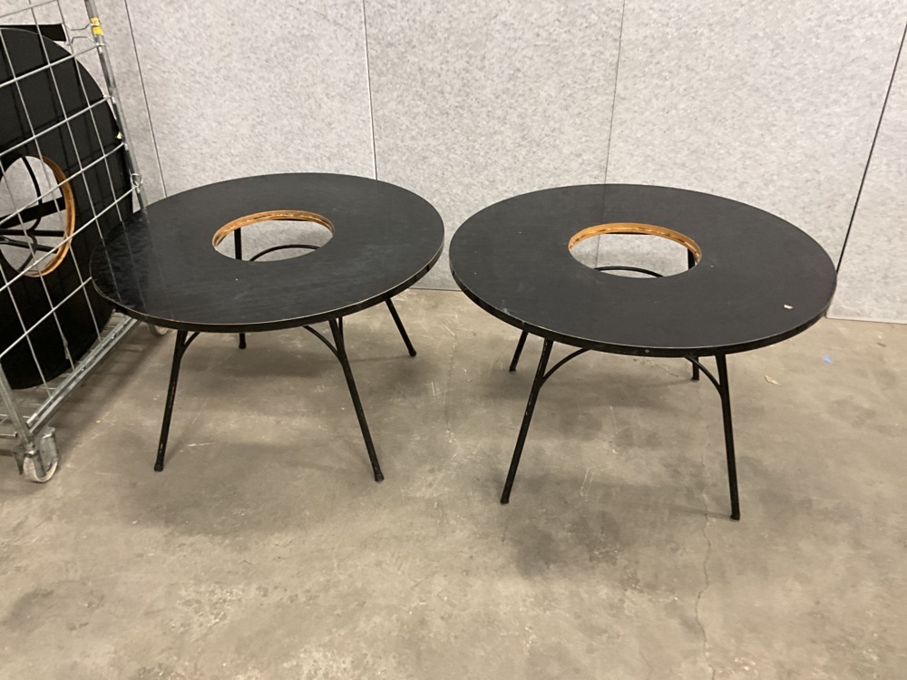 1474017-1 4 pcs. Round tables
