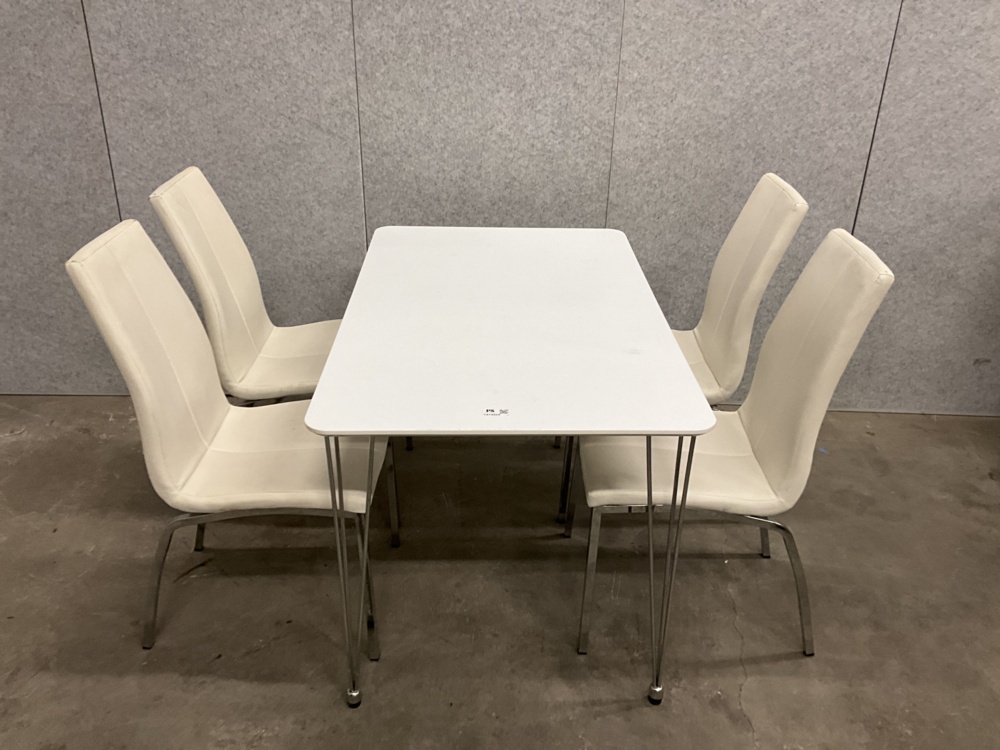1474022-1 Kitchen table and 4 chairs