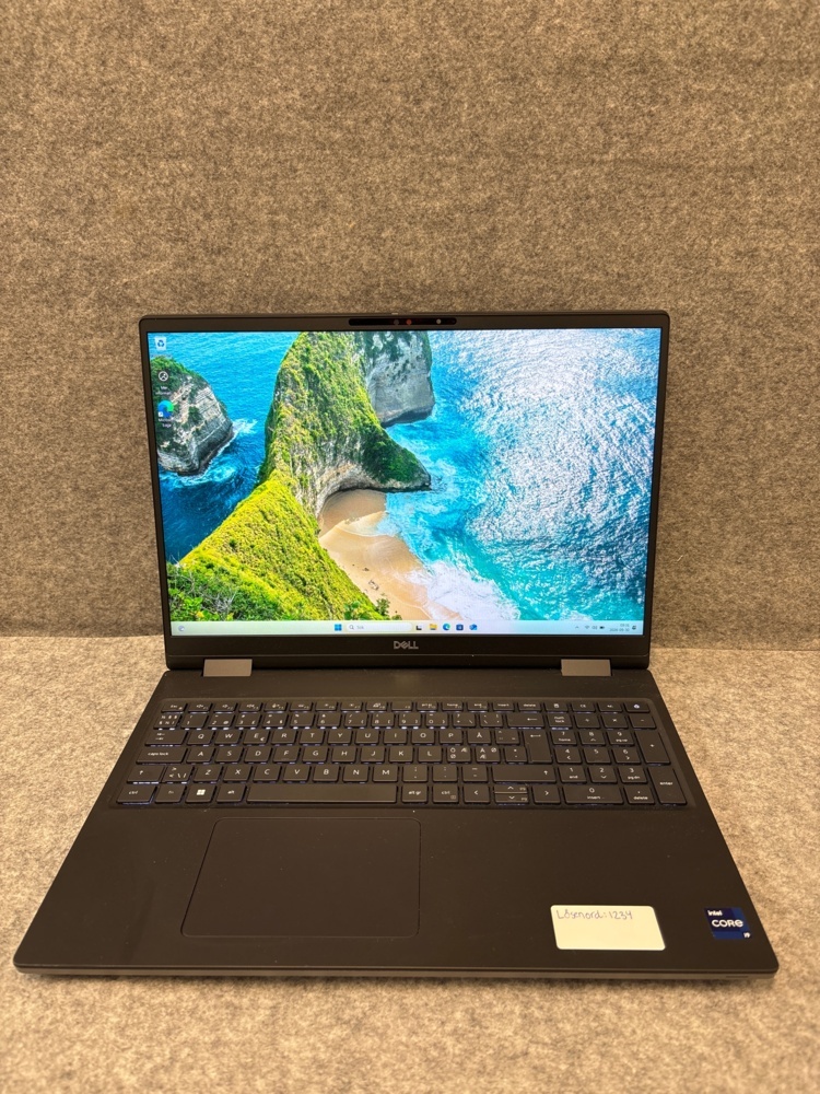 1535656-1 Laptop -  Dell Precision 7680