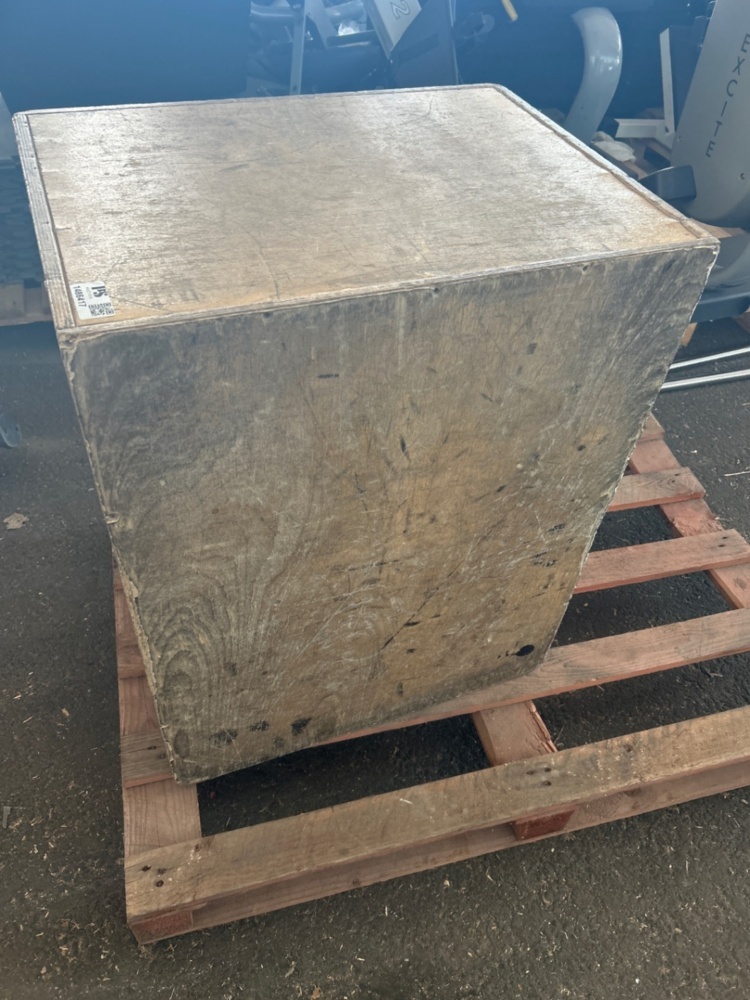 1486417-2 Plyo box