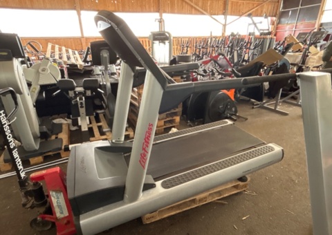 Treadmill - Life Fitness