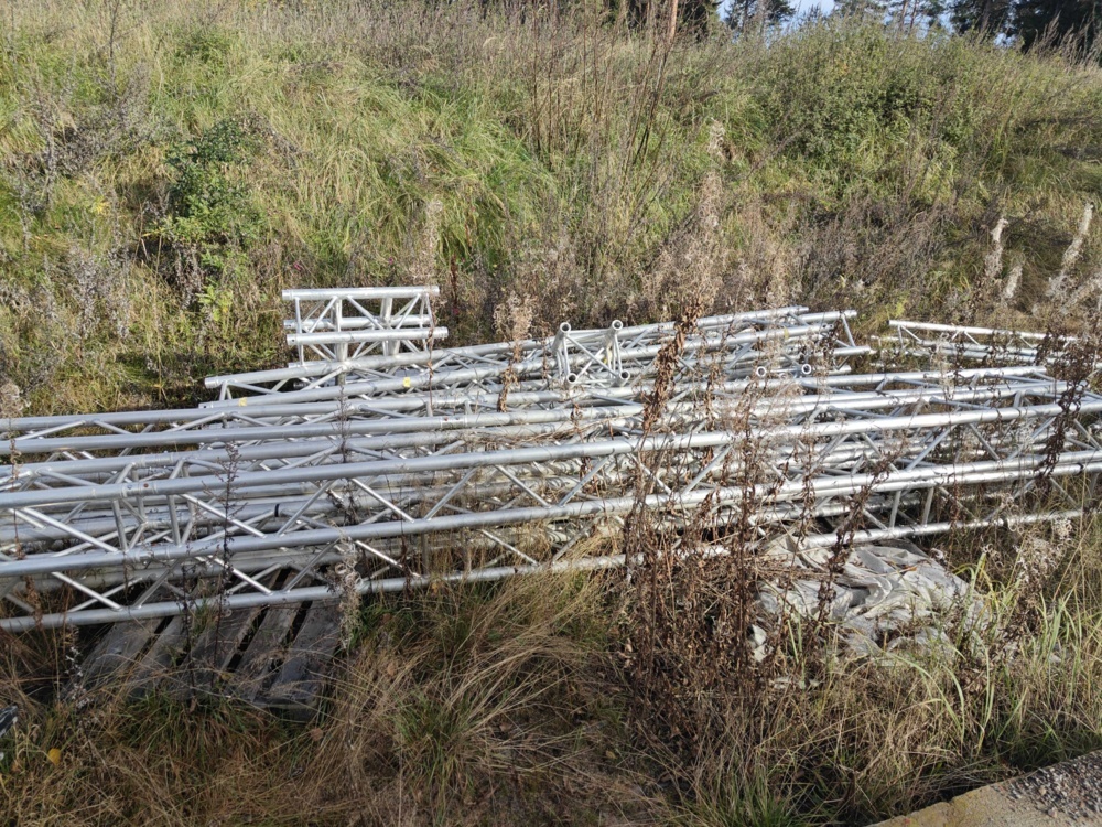 1564898-1 Lot of aluminum trusses/harness for stage and event equipment