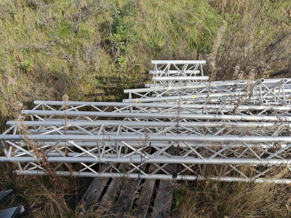 1564898-2 Lot of aluminum trusses/harness for stage and event equipment