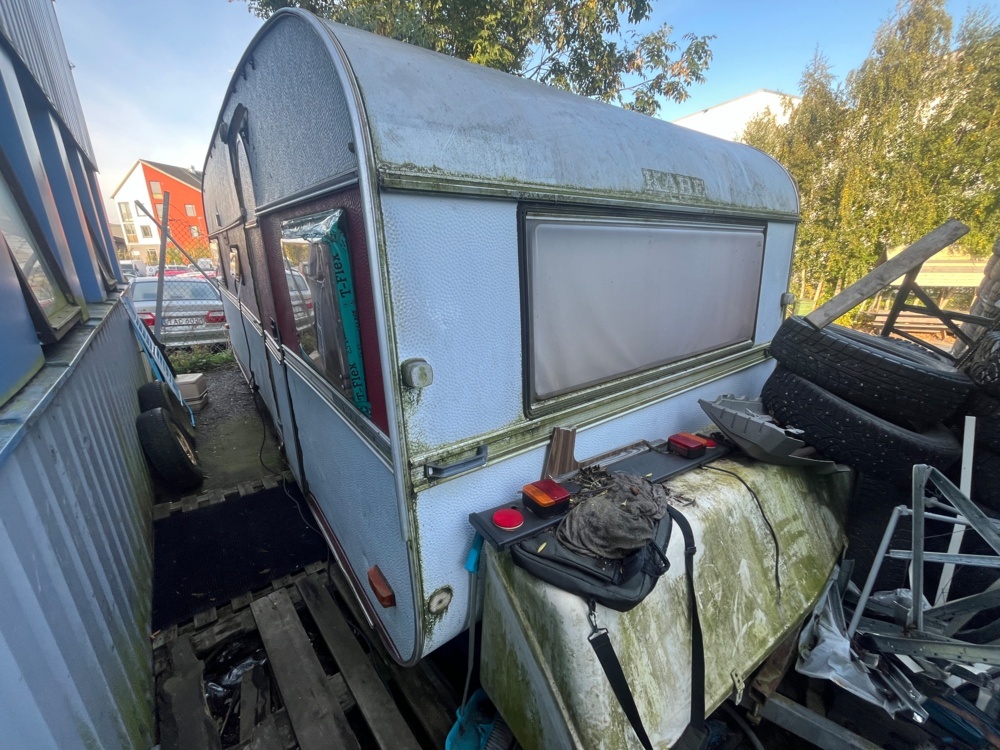 1592871-1 Two caravans spare parts items
