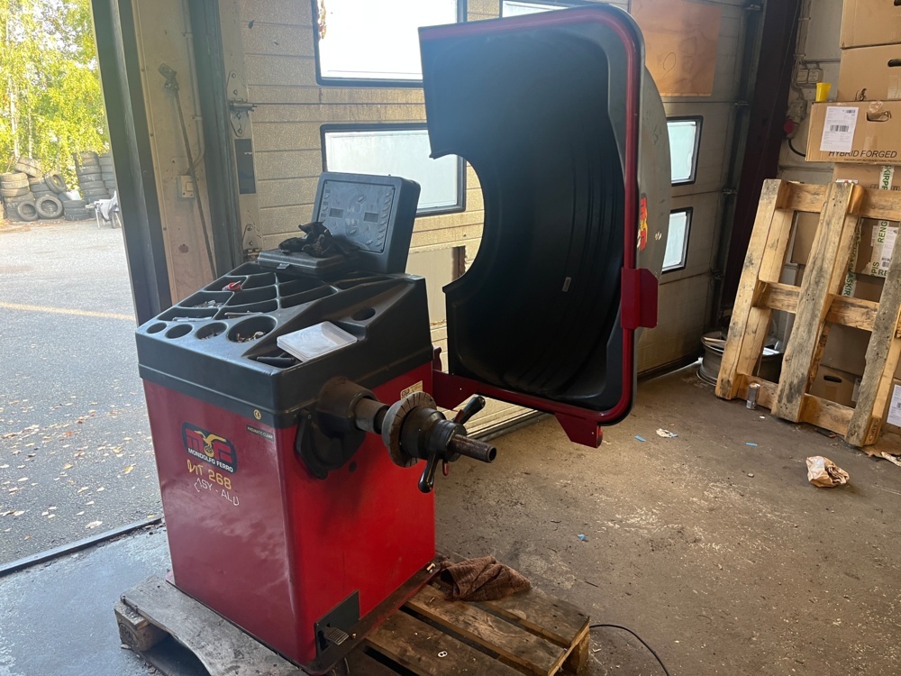 1592869-2 Tire balancing machine Mondolfo Ferro
