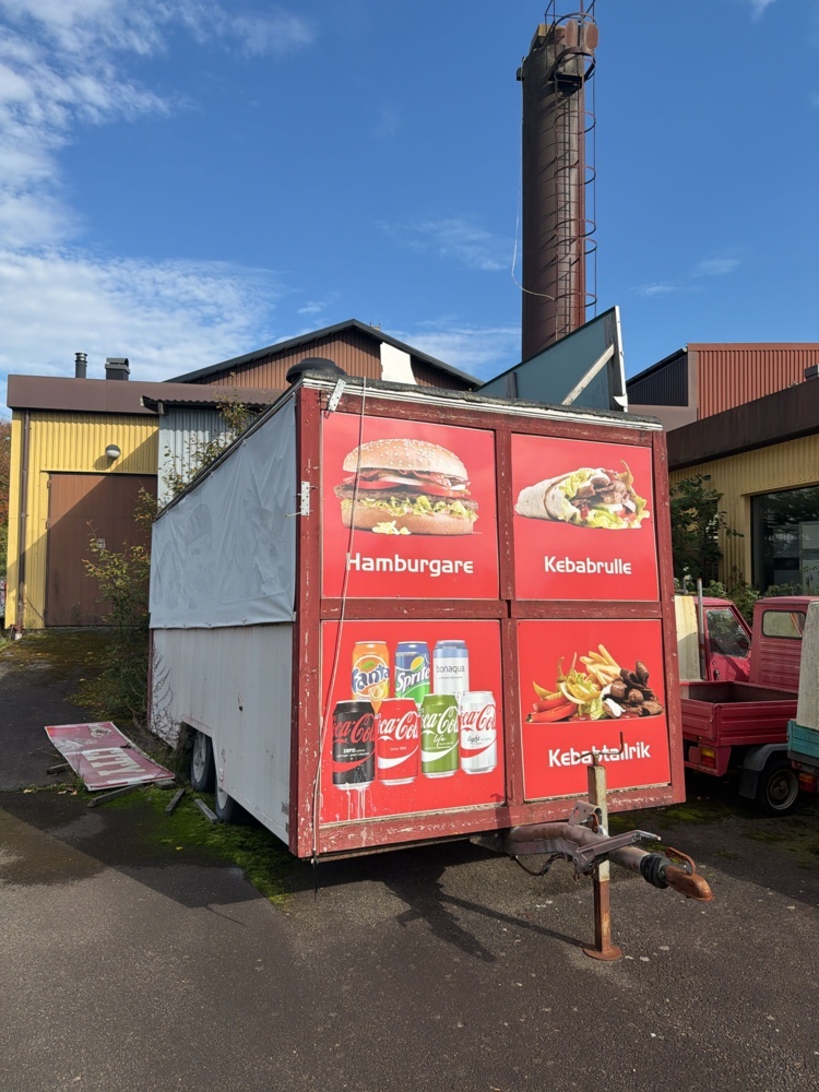1566173-2 Foodtruck / försäljningsvagn – Hofmann Fa Baeten VP 500 (Reparationsobjekt)