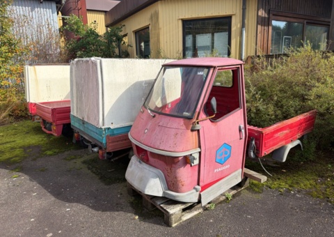4 st trehjuliga transportfordon - Piaggio Ape (Renoveringsobjekt)
