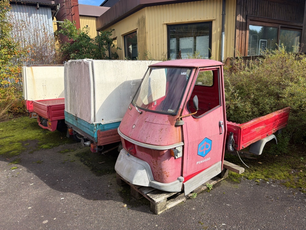 1566174-1 4 st trehjuliga transportfordon - Piaggio Ape (Renoveringsobjekt)