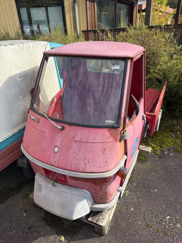 1566174-2 4 st trehjuliga transportfordon - Piaggio Ape (Renoveringsobjekt)
