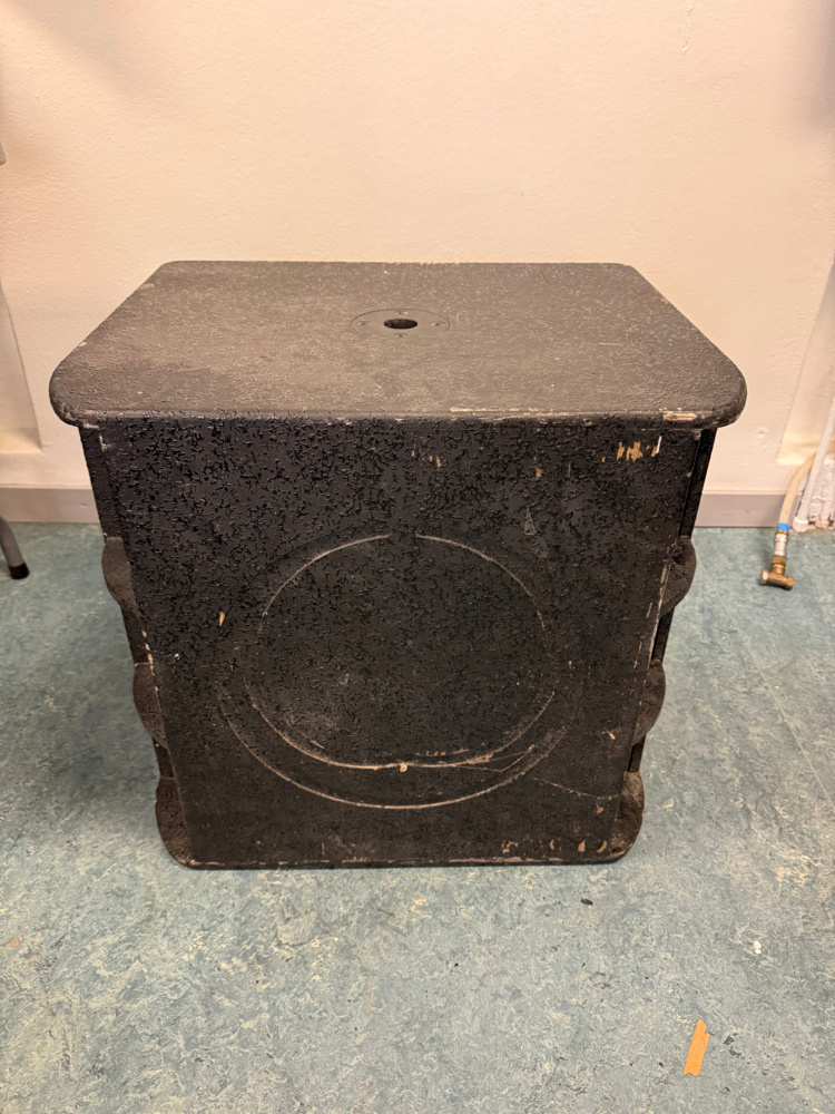 1563513-1 Turbosound m18b milan 2st