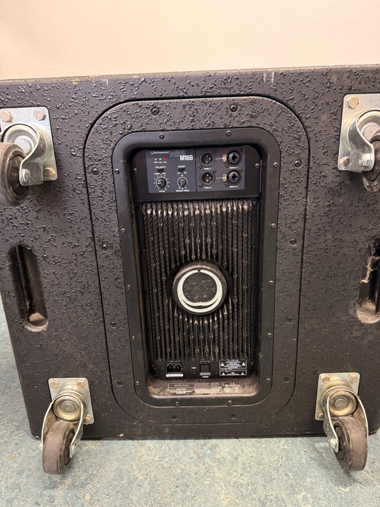 1563513-2 Turbosound m18b milan 2st