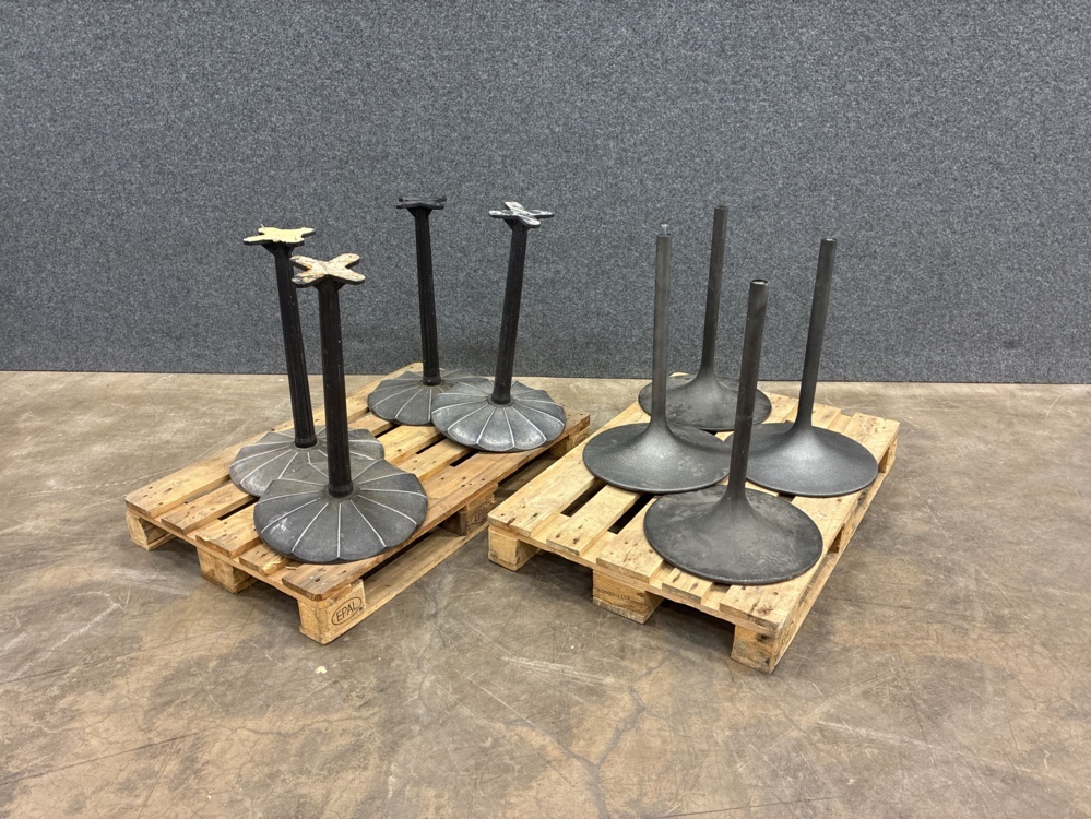 1582274-1 8 pcs Table stand Metal