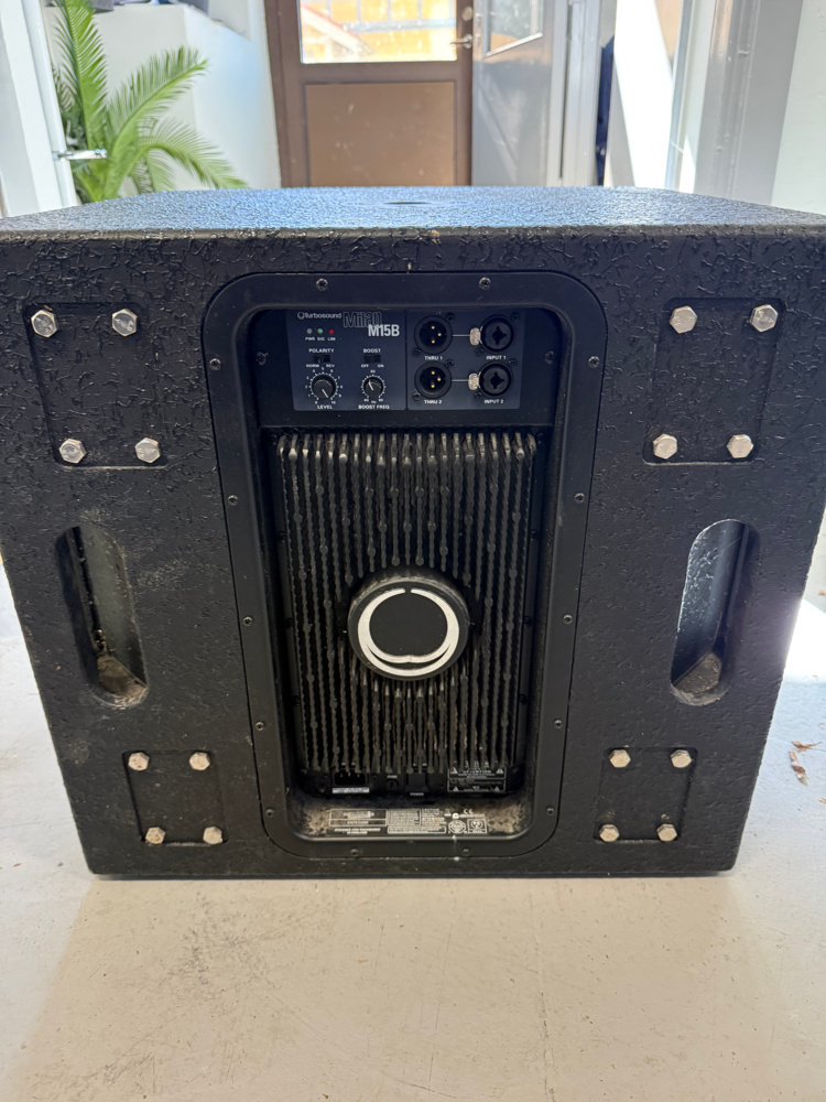 1563514-2 Aktiv subwoofer – Turbosound Milan M15B