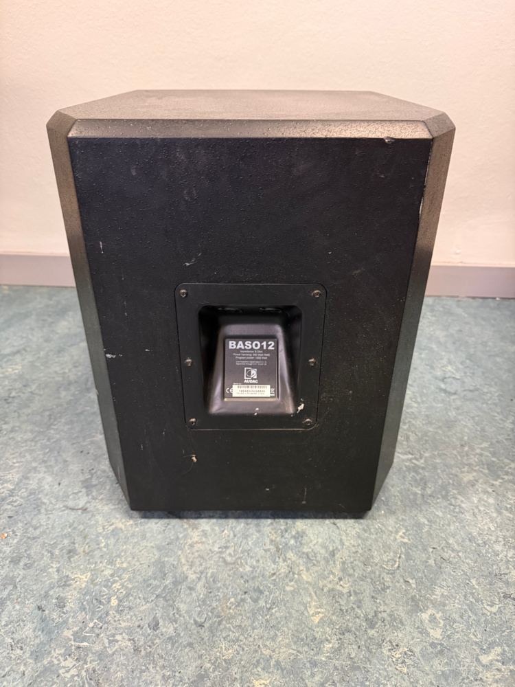 1563515-2 Samling med 6 subwoofers – AUDAC BASO12