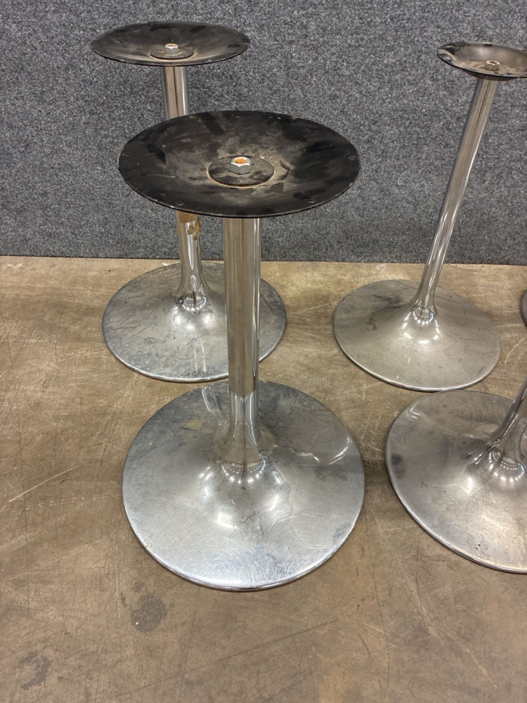 1582275-2 9 pcs Table stand Metal
