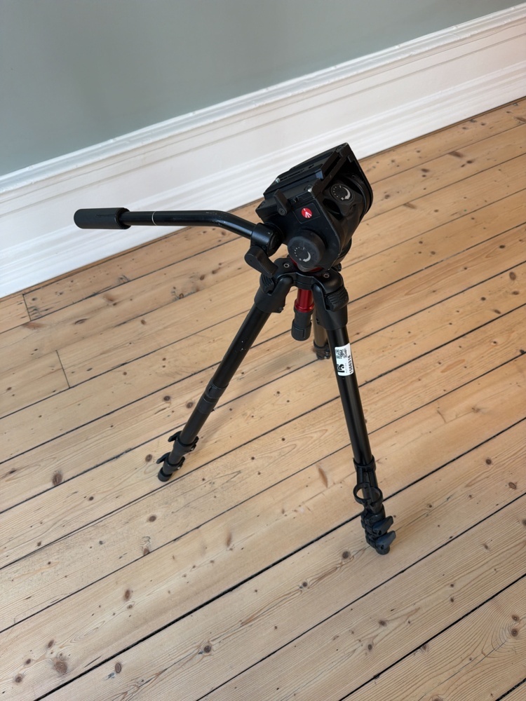 1566318-1 Kamerastativ med videohuvud - Manfrotto 745B / 501