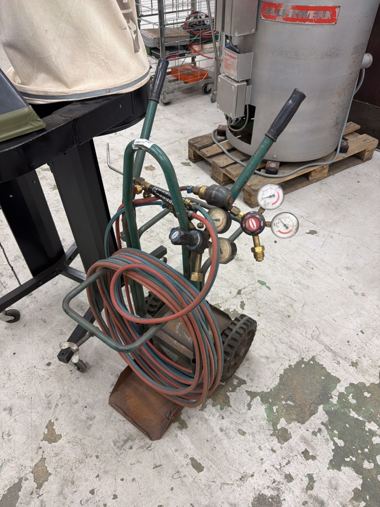 1566177-2 Dammutsug och svetsvagn - Dewalt DW 60