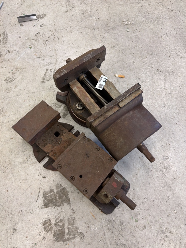 1566181-1 Machine vices – 2 pcs