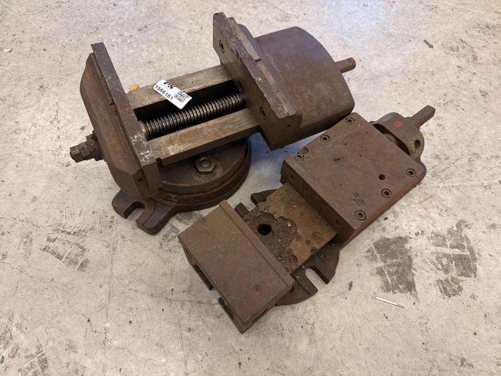 1566181-2 Machine vices – 2 pcs