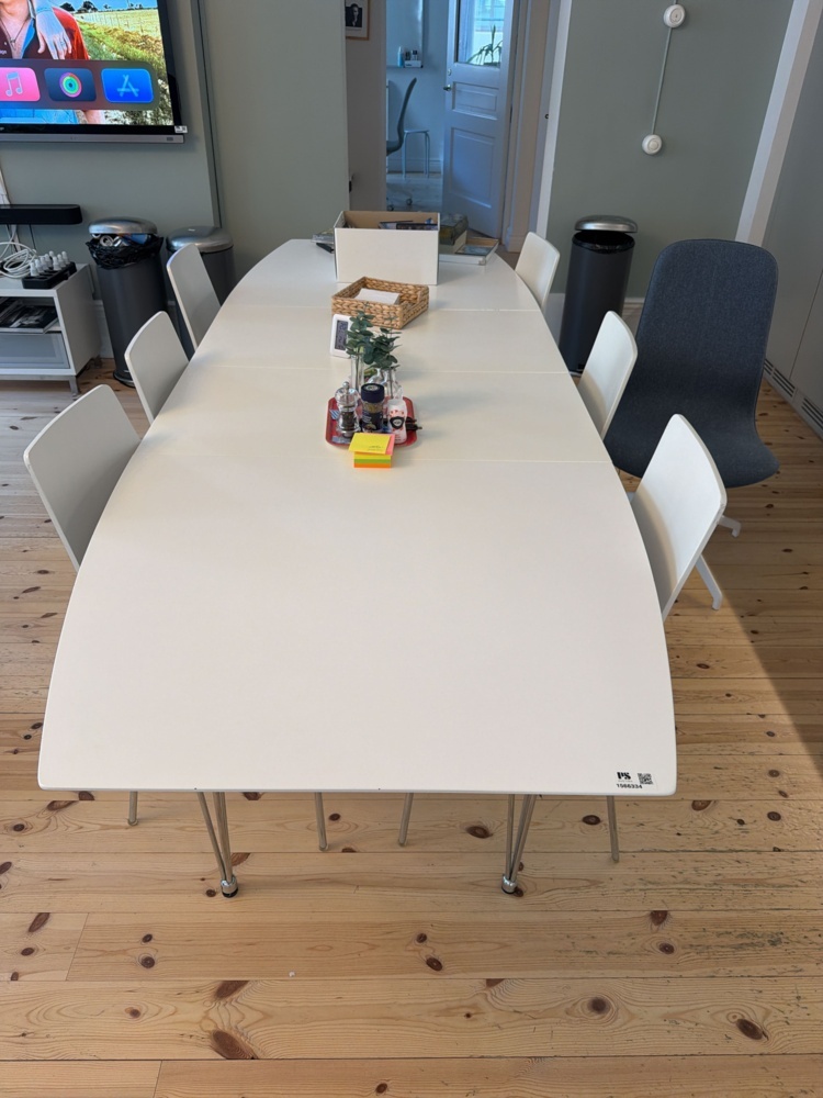 1566334-1 Table and chairs 7 pcs