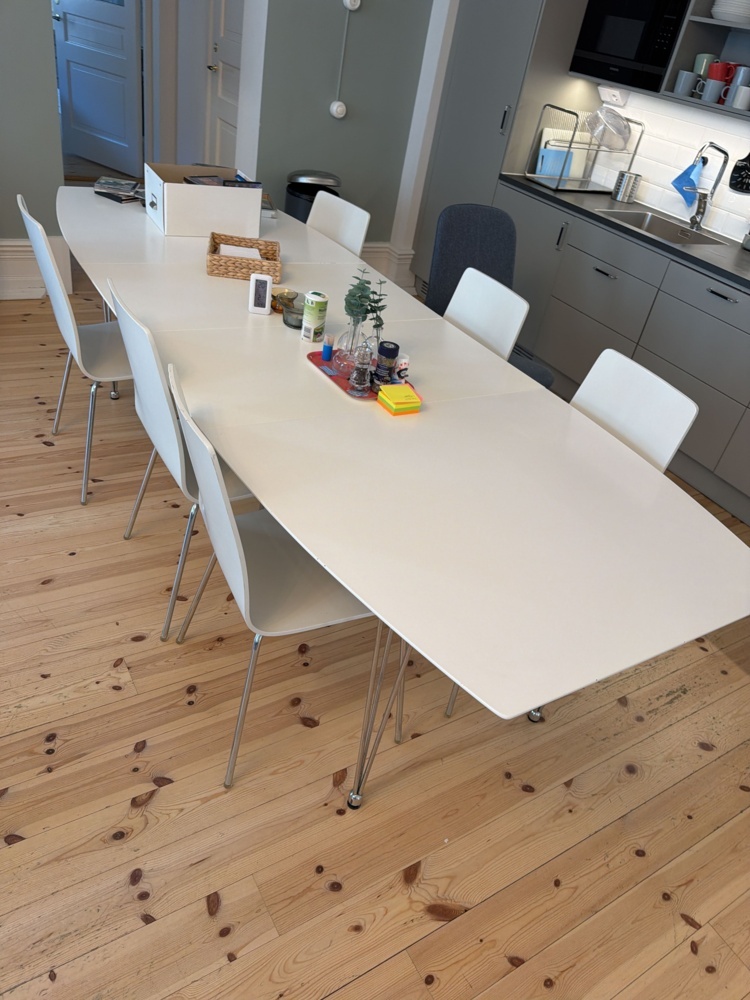 1566334-2 Table and chairs 7 pcs