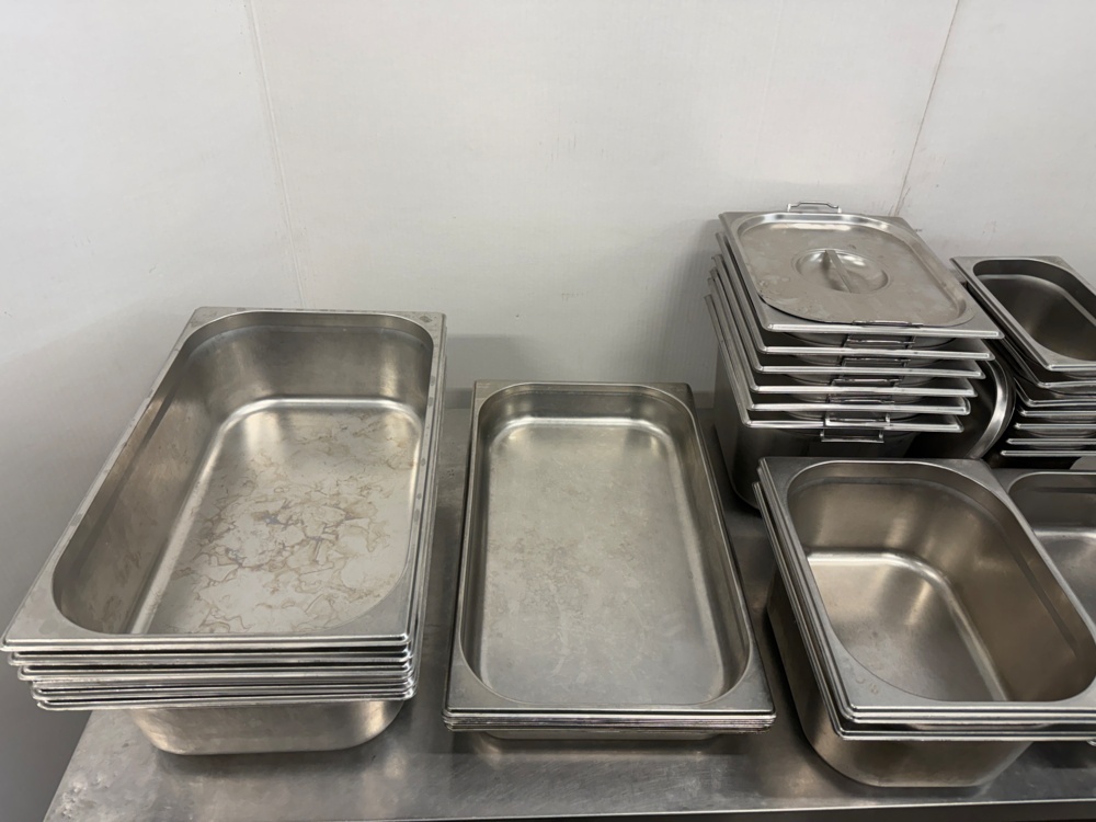 1141778-2 Lot of tins, canteens, hollow canteens. See pictures for an idea of quantity/sizes