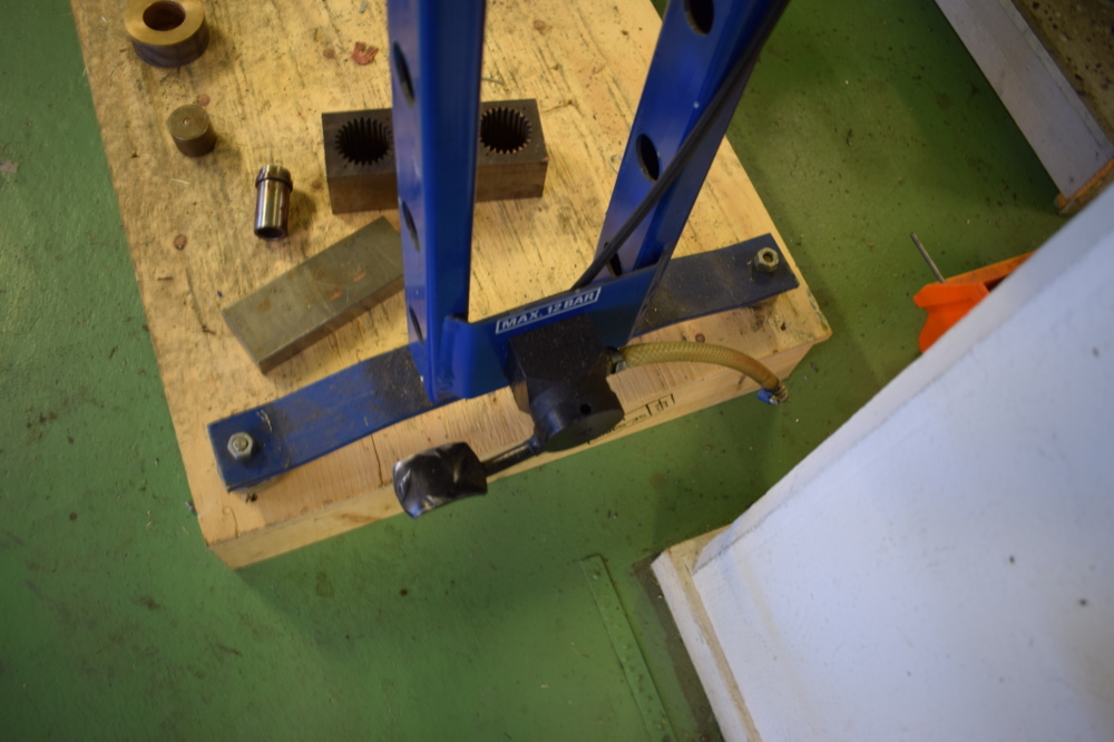 1452887-2 Hydraulic press AC